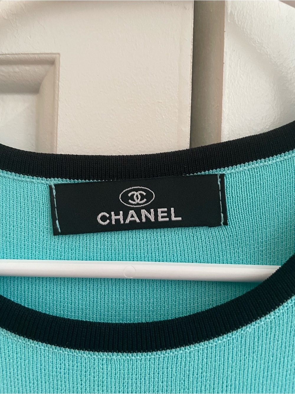 CHANEL Vintage 1990s Rib Knit Cropped Top - Picture 6 of 7